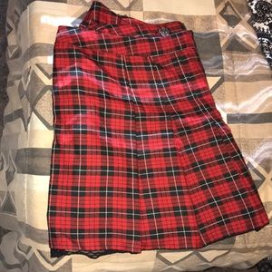 65% Poly,35% Rayon, Worn once for a performance.